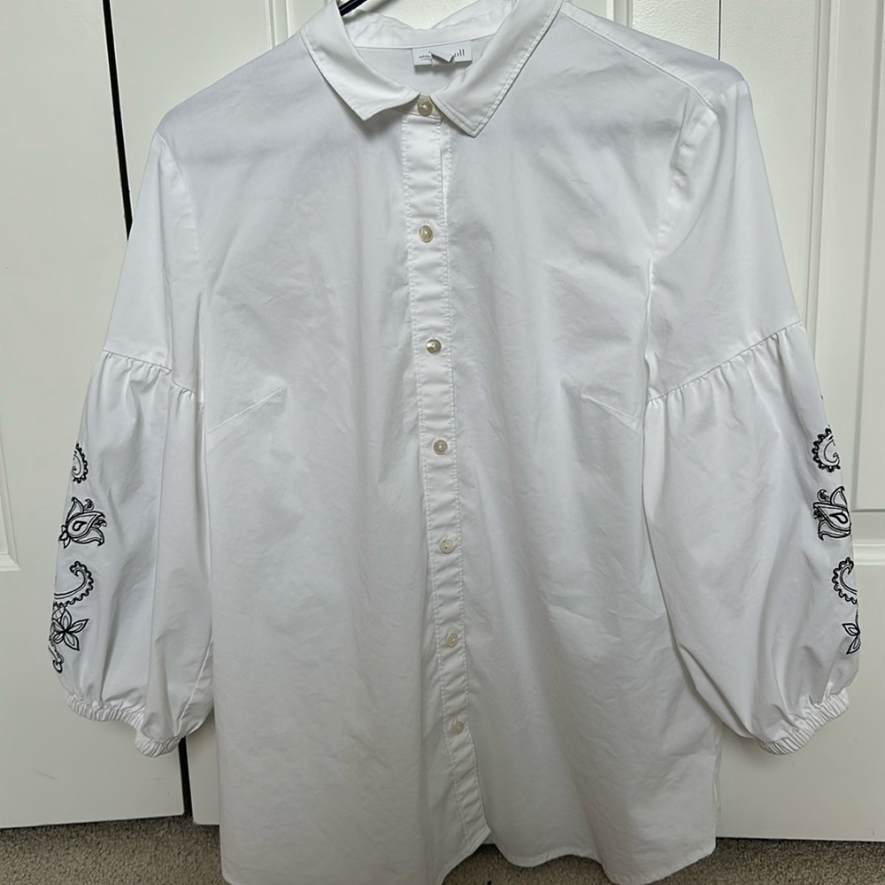 White button down blouse with  black embroidery sleeves